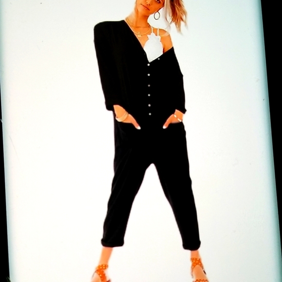 Pants - NWOT NAVY BLUE OVERSIZED BUTTON UP CASUAL JUMPSUIT